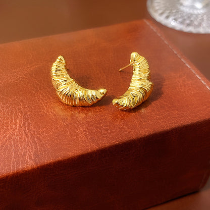 Golden Croissant-Shaped Earrings – Elegant and Playful Design